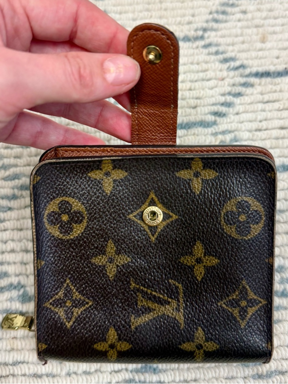 LOUIS VUITTON Vintage Y2K Classic Brown Monogram Leather Compact Bi-Fold Wallet - Picture 12 of 16